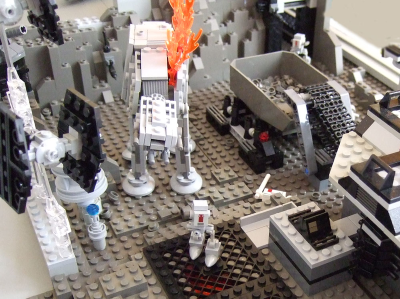 Illustration for article titled The Mother of All Lego Star Wars Battles